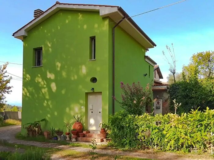 Casa con 6 locali in vendita in San Miniato