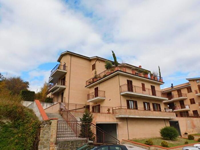 Appartamento trilocale in vendita in Via Giacomo Puccini, Sarnano