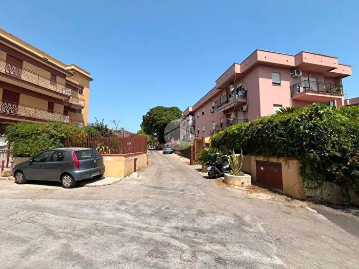 Appartamento quadrilocale in vendita in Via Conceria, Palermo