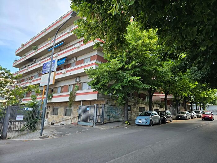 Appartamento con 6 locali in vendita in Via Fonte Romana, Pescara