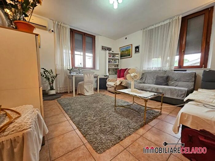 Casa con 14 locali in vendita in Colle Di Val DElsa