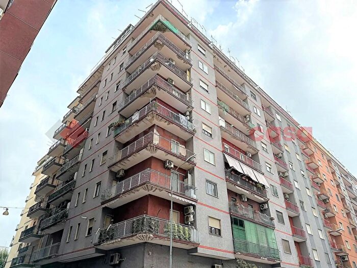 Appartamento quadrilocale in vendita in Via Livio Andronico, Taranto