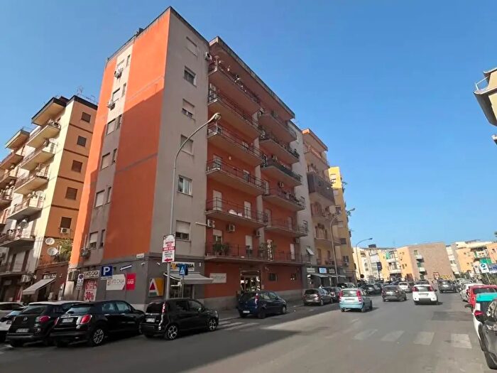 Appartamento quadrilocale in vendita in Via Giovan Battista Lulli, Palermo