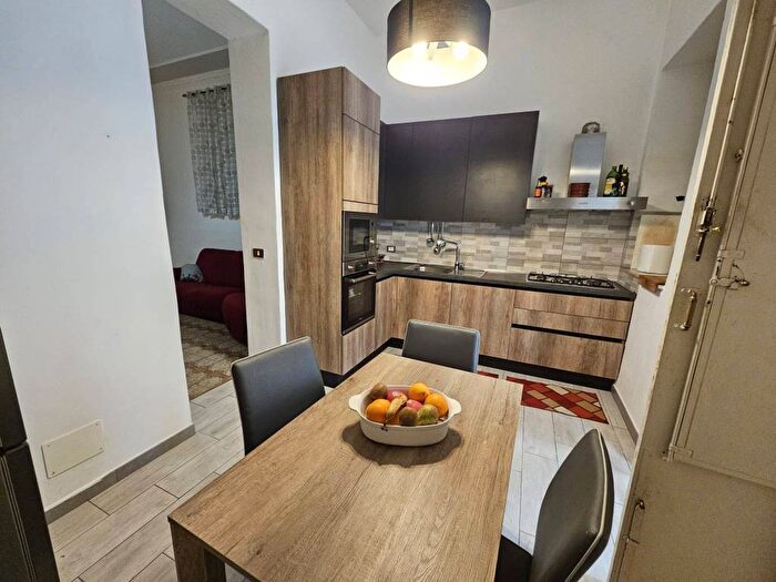 Appartamento trilocale in affitto in Via Mogia, Zisa, Palermo