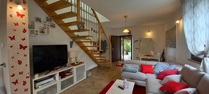 Casa con 6 locali in vendita in Piazza Umberto I, Panicale