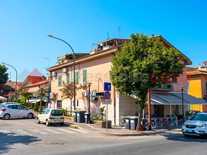 Appartamento bilocale in vendita in Via Genova, Albano Laziale