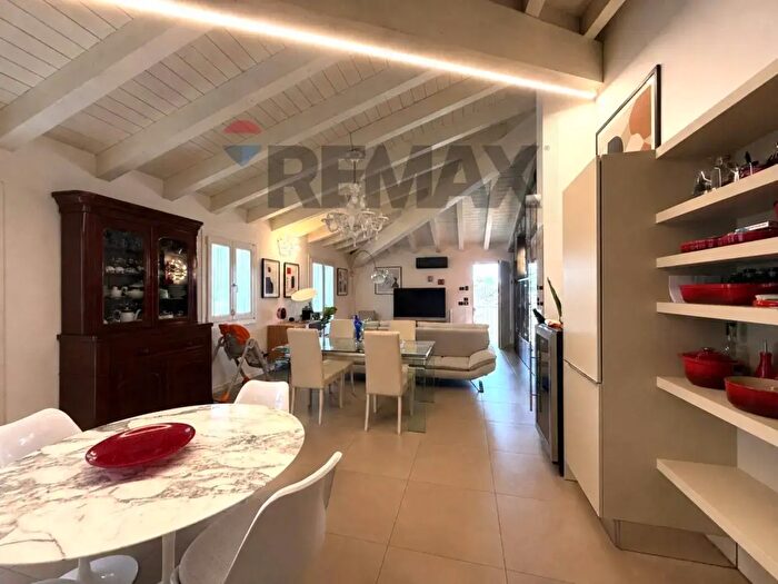 Appartamento trilocale in vendita in Via Carducci, Manerbio
