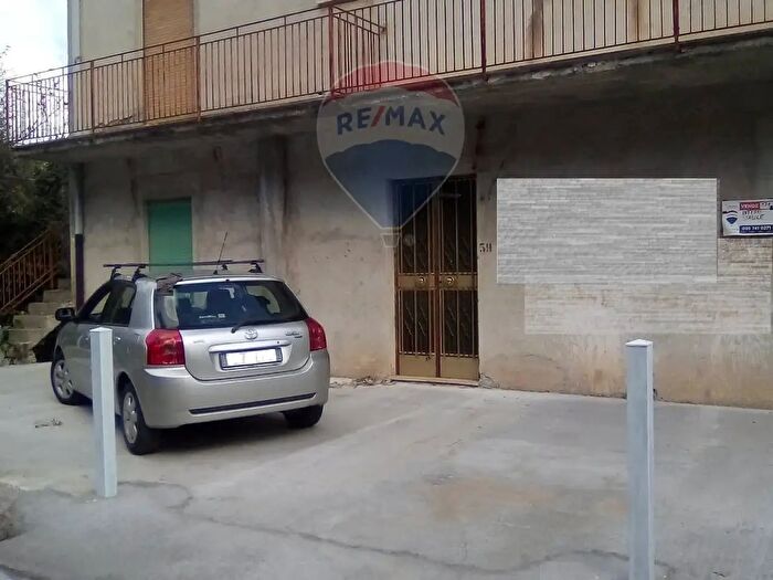 Casa con 7 locali in vendita in Strada Provinciale, Tortorici