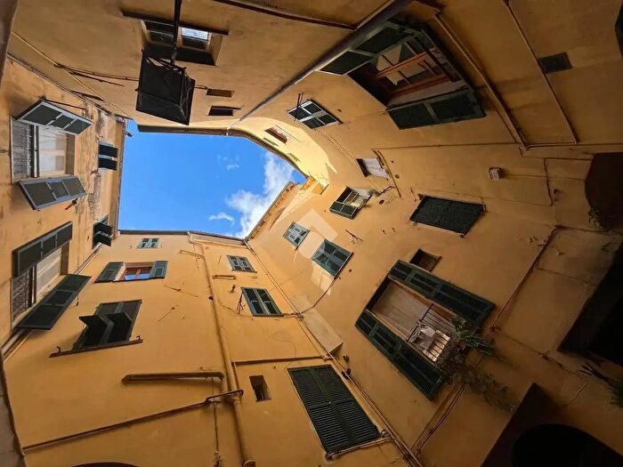 Appartamento bilocale in vendita in Piazza Cardinal Gerolamo Gastaldi, Taggia