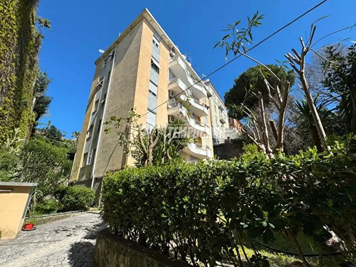 Appartamento quadrilocale in vendita in Via Paolo Assereto, Savona