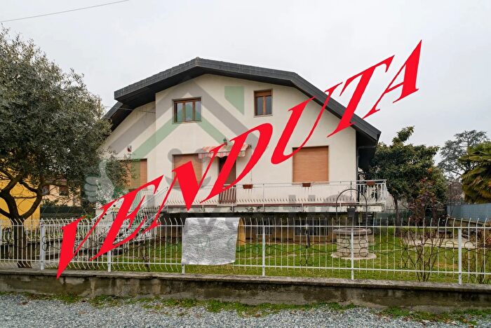 Casa con 8 locali in vendita in Via G Cubito, San Maurizio Canavese