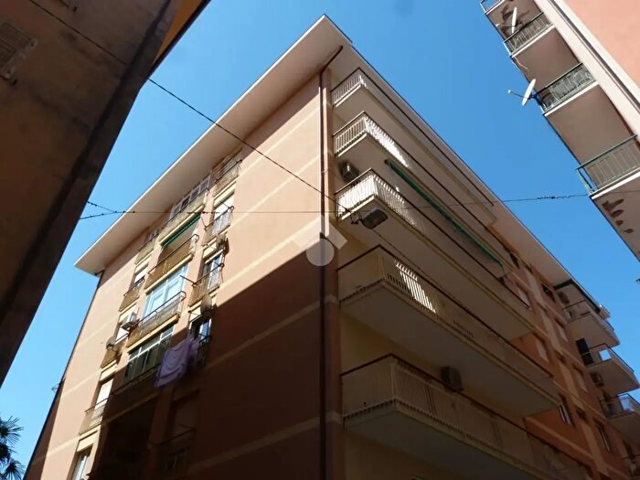 Appartamento con 6 locali in vendita in Via Alberto Salietti, Chiavari