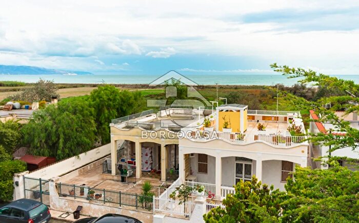 Case in Vendita e in Affitto - 3