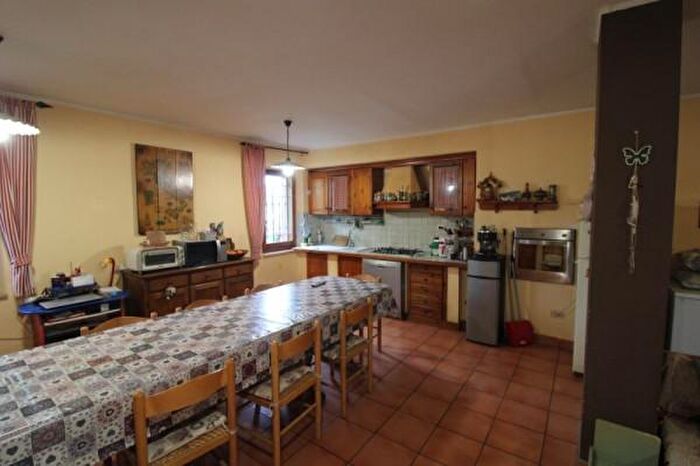 Appartamento con 6 locali in vendita in Monsano