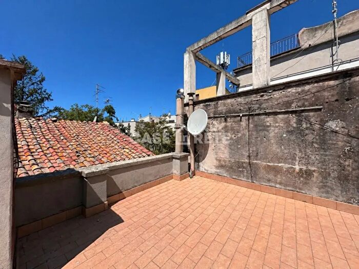 Appartamento trilocale in vendita in Via dei Mille, Viterbo