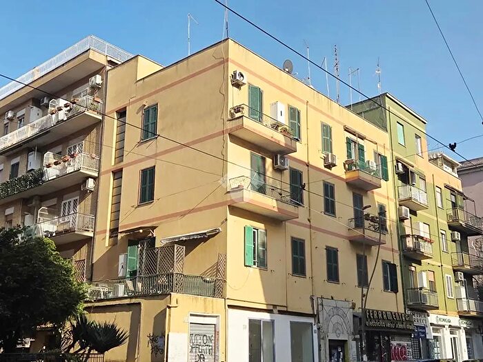 Appartamento bilocale in vendita in Via Castani, Roma
