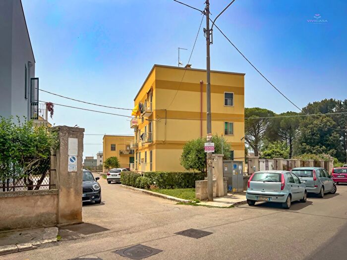 Appartamento trilocale in vendita in Via Luigi Sabato Putignano, Putignano