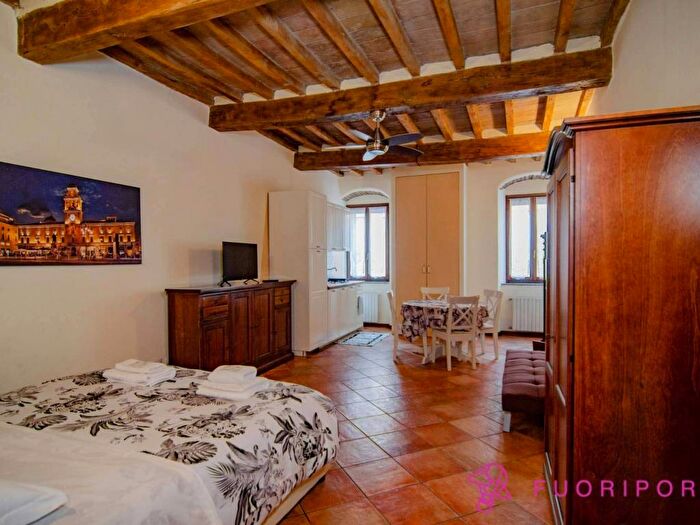 Appartamento monolocale in affitto in Borgo delle Colonne, Centro Storico, Parma