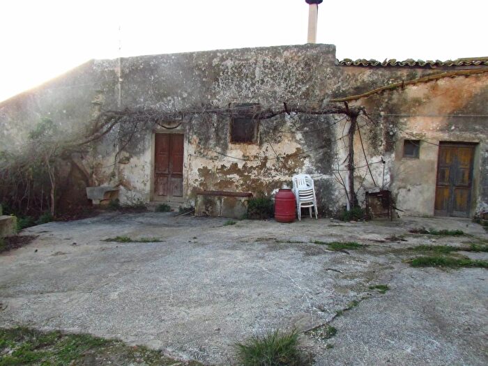 Casa con 5 locali in vendita in Via Vassallo Sciacca, Sciacca