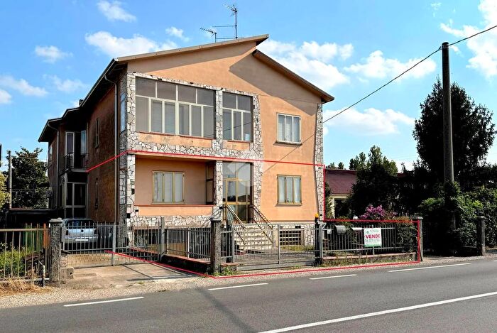 Appartamento trilocale in vendita in Str Levata, Goito