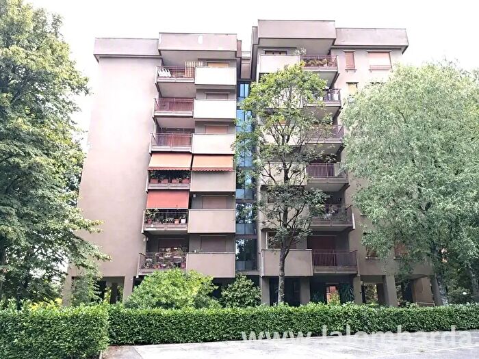 Appartamento quadrilocale in vendita in Via Gaetano Donizetti, Monza