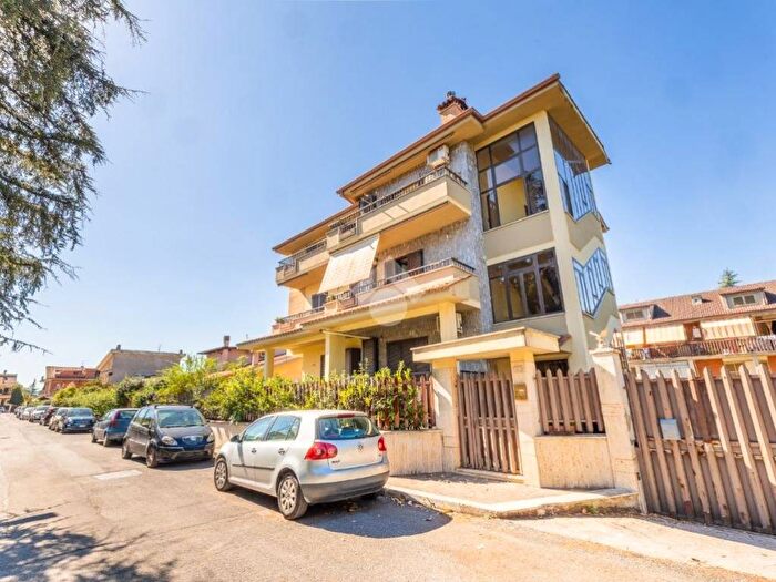 Appartamento quadrilocale in vendita in Via L Mercantini, Villanova, Guidonia Montecelio