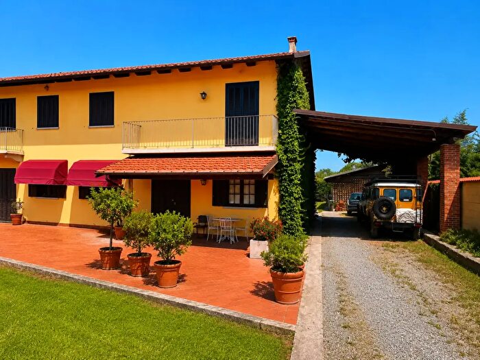 Appartamento con 6 locali in vendita in Via Barge, Saluzzo