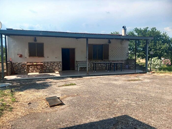 Casa con 6 locali in vendita in Via dei Pioppi, Tivoli