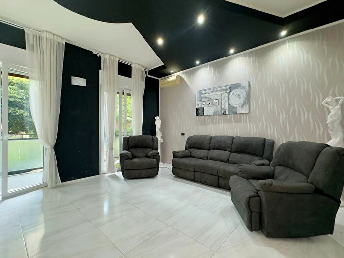 Appartamento quadrilocale in vendita in Via Monte Gran Sasso, Cinisello Balsamo