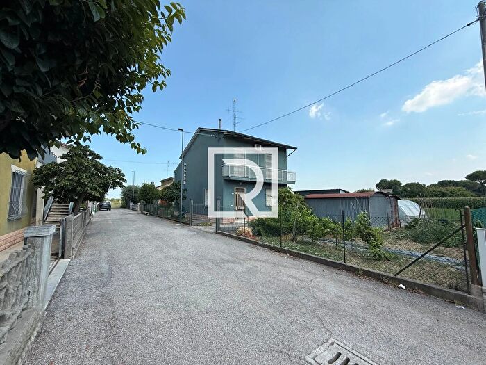 Casa con 6 locali in vendita in Via della Bastiola Ravenna, Ravenna