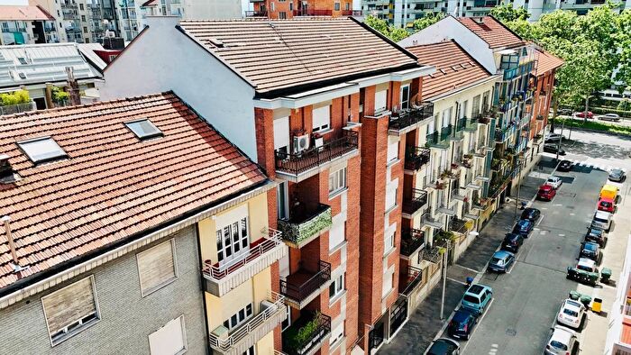 Appartamento trilocale in vendita in Via Poirino Torino, Torino