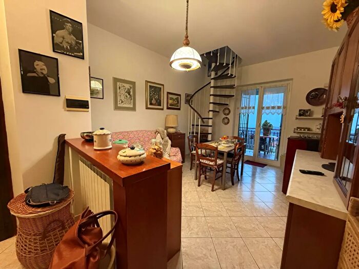 Appartamento trilocale in vendita in Stella