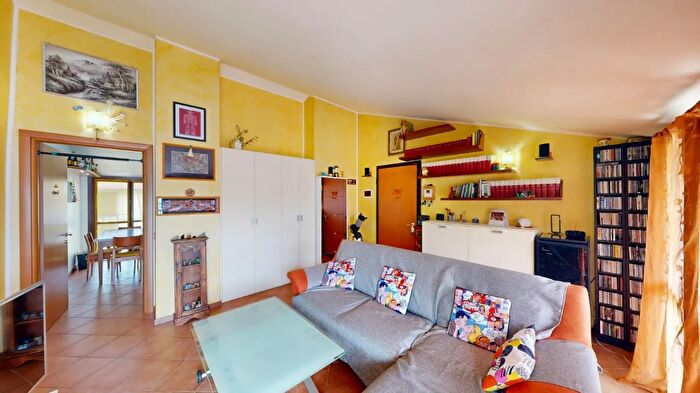 Appartamento trilocale in vendita in Mesenzana