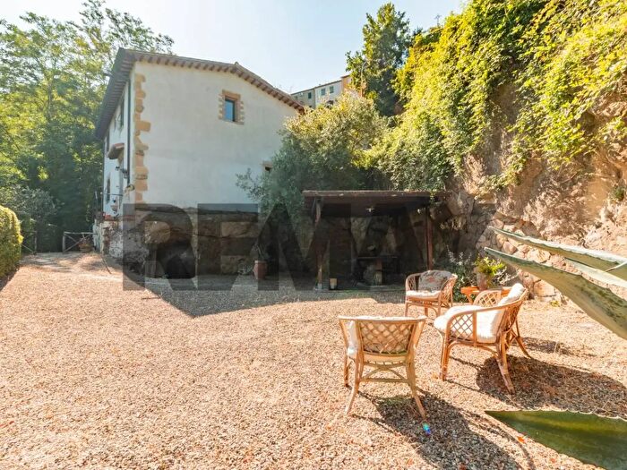 Casa quadrilocale in vendita in Ischia Di Castro