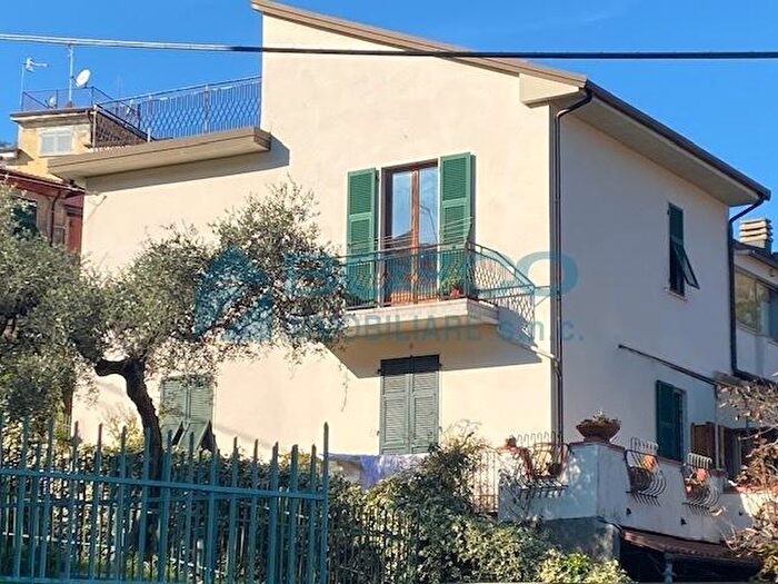 Appartamento quadrilocale in vendita in Via Gazzoli, Lerici