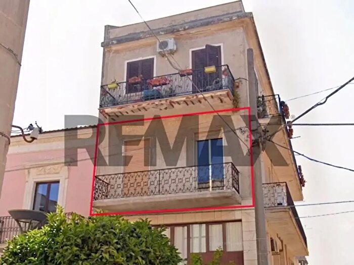 Appartamento trilocale in vendita in Via Platamone, Rosolini