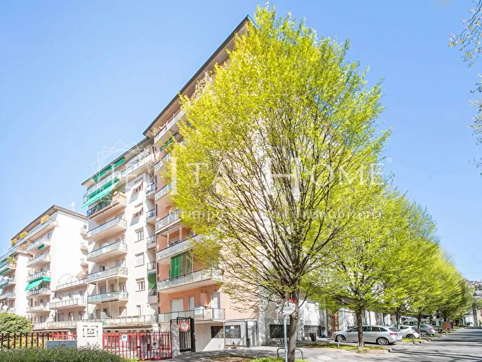 Appartamento trilocale in vendita in Via XXIV Maggio, Bergamo