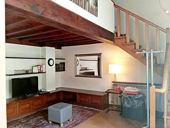 Casa trilocale in affitto in Firenze, Firenze