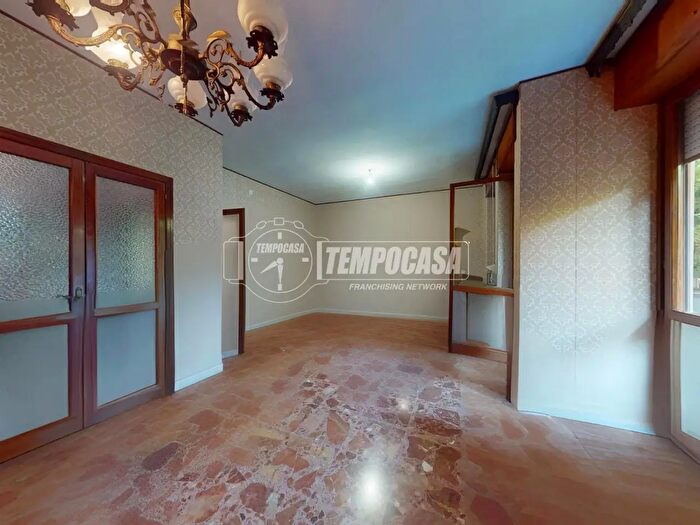Appartamento con 7 locali in vendita in Via Alessandro Manzoni, Lecce