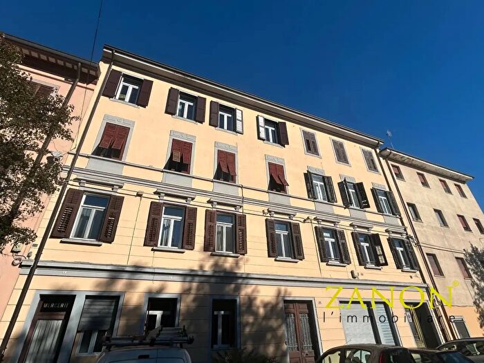 Appartamento con 5 locali in vendita in Piazza Tommaseo, Gorizia