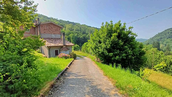 Casa con 6 locali in vendita in Via Reseretta, Tarzo