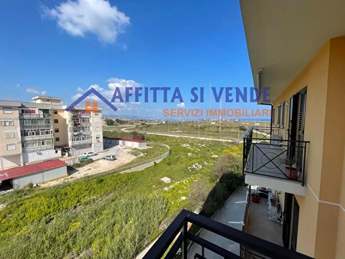 Appartamento con 6 locali in vendita in Via Giuseppe Maria Danieli, Siracusa
