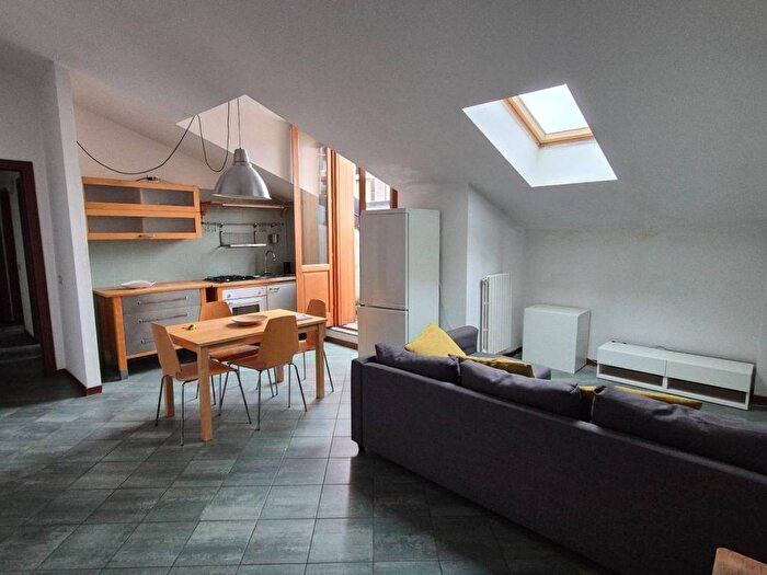 Appartamento bilocale in affitto in Via Federico Confalonieri, Isola, Milano