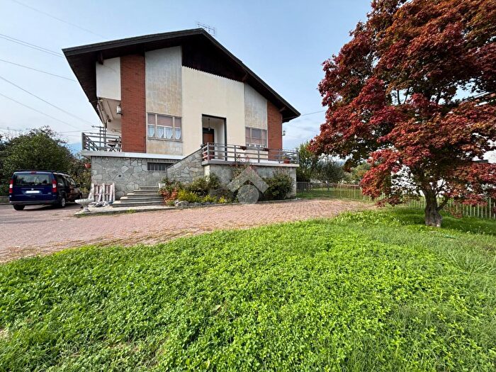 Casa quadrilocale in vendita in Via Forno, Rivara