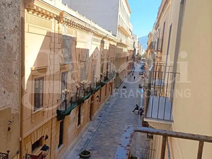 Appartamento trilocale in vendita in Via Garibaldi, Trapani