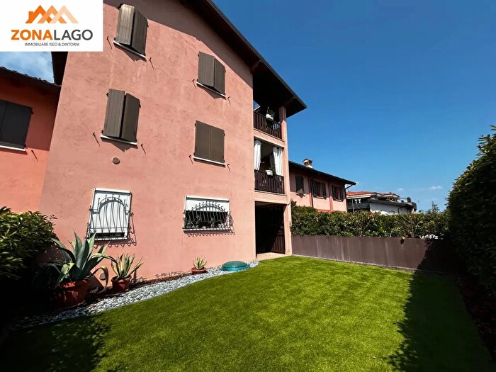 Appartamento trilocale in vendita in Via Giovanni Casa, Corte Franca