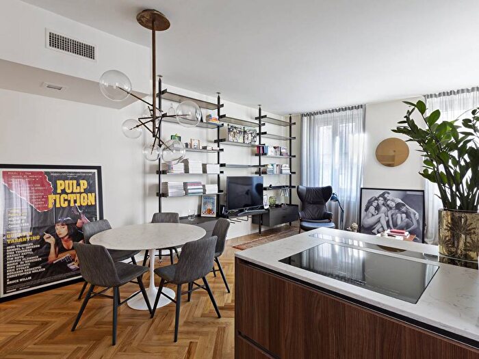 Appartamento bilocale in affitto in Via Mercato, Cadorna Castello, Milano