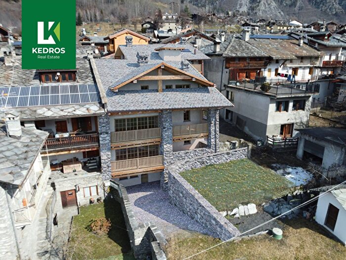 Appartamento trilocale in vendita in Via E Chanoux, La Salle