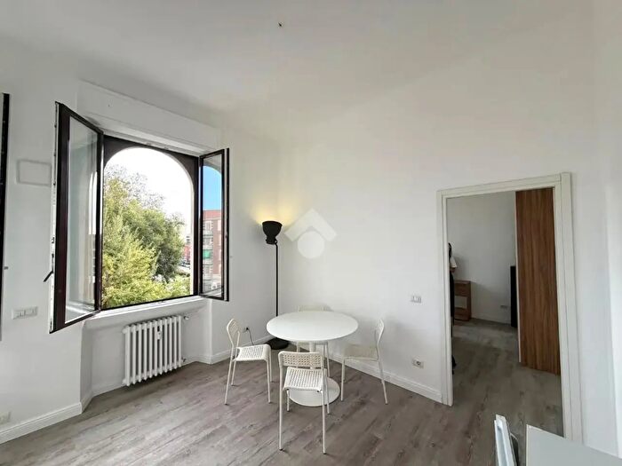 Appartamento bilocale in vendita in Viale Faenza, Milano