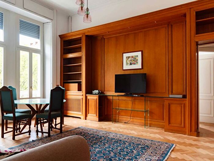 Appartamento trilocale in affitto in Via Alberto da Giussano, Pagano, Milano